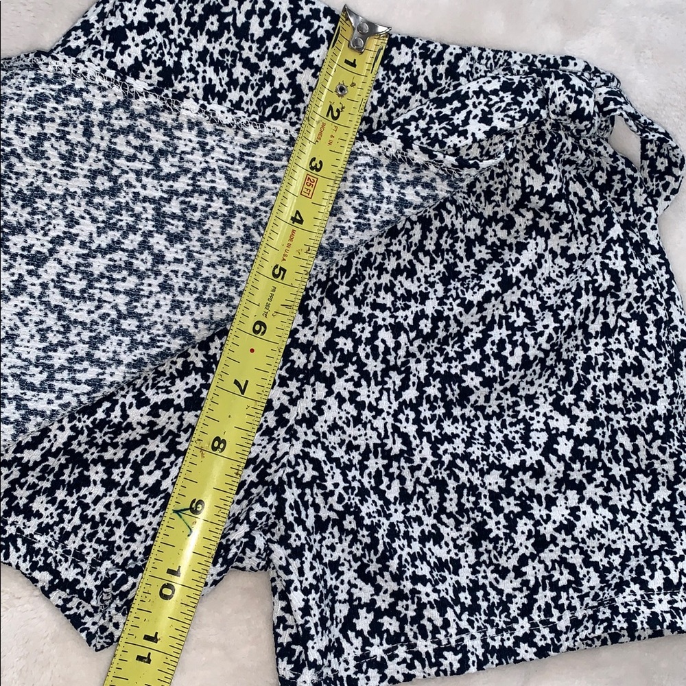 Zara Navy & White Wrap Skort 8 EUC Shorts Elastic Waist - Picture 6 of 9